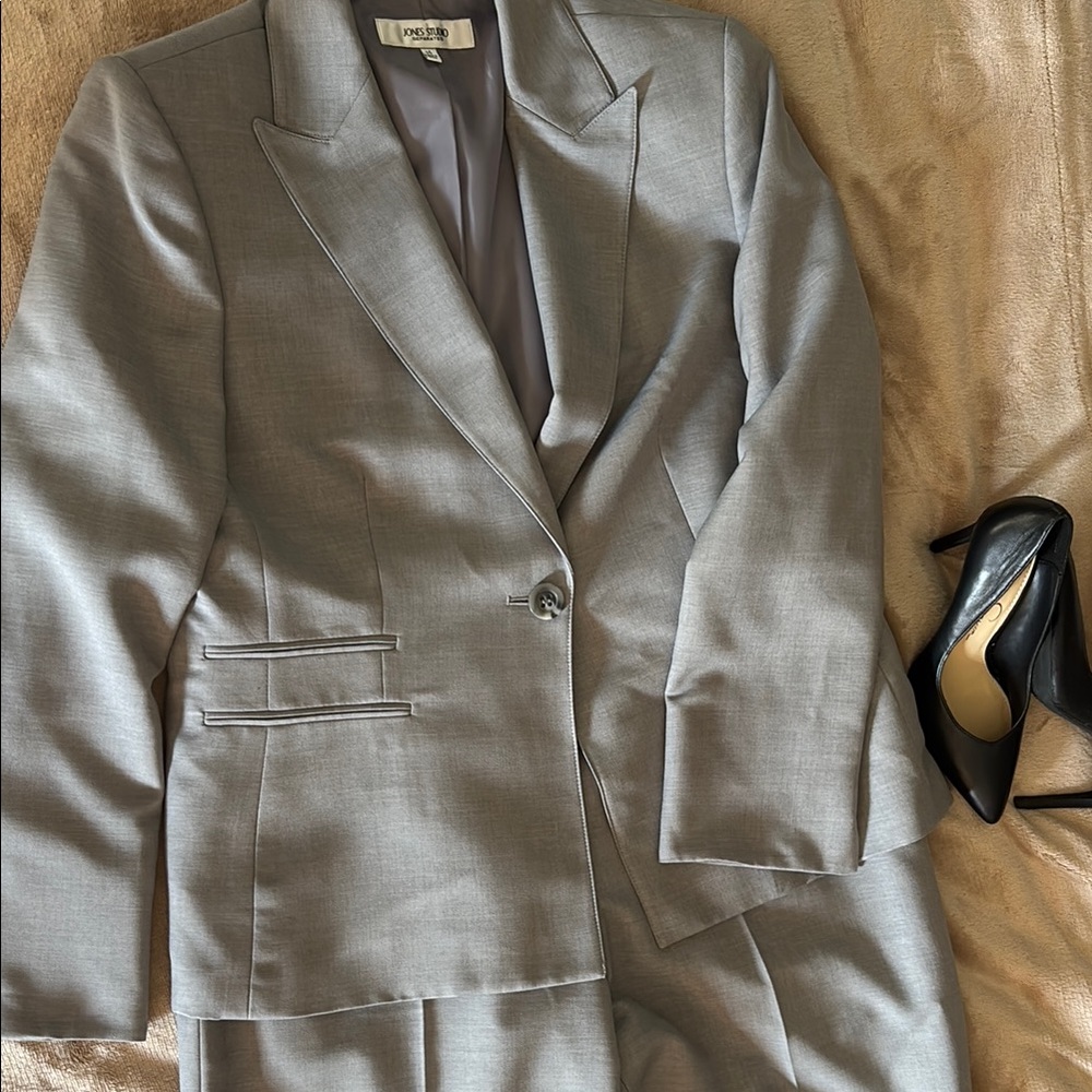 Woman’s Suite and Pants set